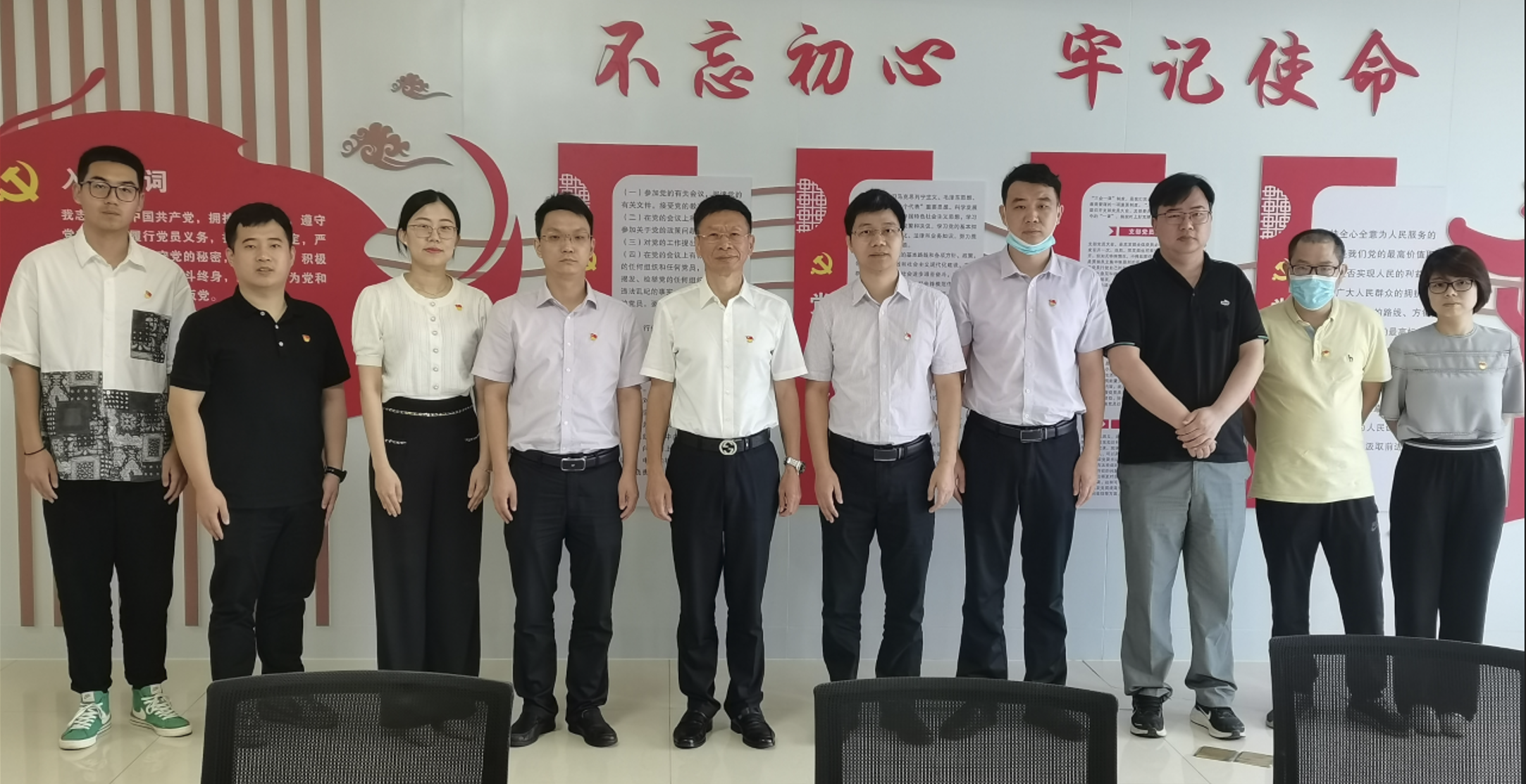 特發(fā)集團黨委副書記、特發(fā)信息黨委書記高天亮參加特發(fā)東智黨支部組織生活